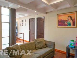 Foto 20 de VENTA DE AMPLIO DUPLEX MAS AIRES EN SURCO RESIDENCIAL AC 202 M2