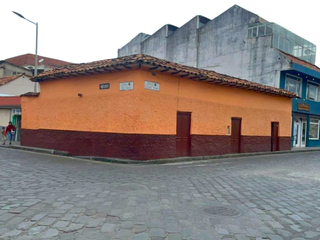 Foto 1 de Venta de casa comercial-céntrica  Ubicada en la Presidente Córdova-Cuenca