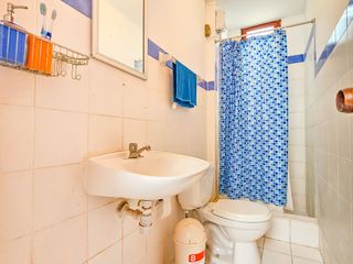 Foto 4 de VENTA DE ACOGEDOR DEPARTAMENTO TIPO BUNGALOW CON TERRAZA, EN CONDOMINIO CERRADO PLAYA LOS PULPOS.