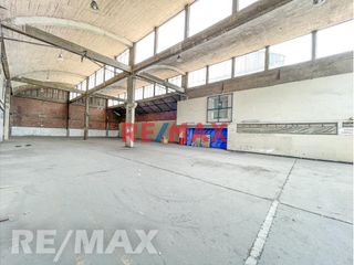 Foto 18 de Venta De Local Industrial I2 / Cm - Av. Colonial - Cercado De Lima