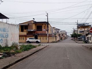 Foto 2 de Se vende Casa con amplio terreno en Pasaje