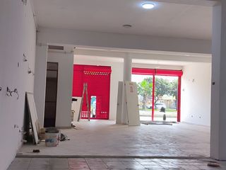 Foto 1 de 📍✨ ¡Alquiler de Local Comercial en Los Olivos, Zona de Alto Tránsito! 🏪🚶‍♂️