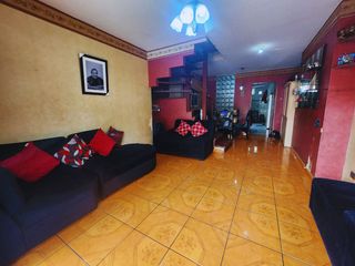 Foto 3 de VENDO CASA DE 4 PISOS PUERTA DE HIERRO ATE