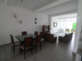 Foto 4 de VENDO 2 CASAS DE PLAYA DE  200 M² 3 PISOS CON PISCINA, BUJAMA BAJA.