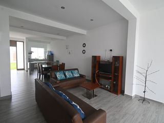Foto 5 de VENDO 2 CASAS DE PLAYA DE  200 M² 3 PISOS CON PISCINA, BUJAMA BAJA.