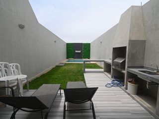 Foto 6 de VENDO 2 CASAS DE PLAYA DE  200 M² 3 PISOS CON PISCINA, BUJAMA BAJA.