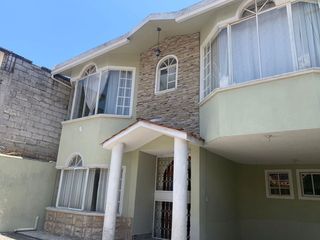 Foto 1 de Venta Casa independiente CONOCOTO  en Sta. Monica a dos cuadras de Abdon Calderon y Ponce Enriquez