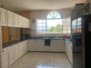 Foto 5 de Venta Casa independiente CONOCOTO  en Sta. Monica a dos cuadras de Abdon Calderon y Ponce Enriquez