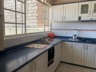 Foto 7 de Venta Casa independiente CONOCOTO  en Sta. Monica a dos cuadras de Abdon Calderon y Ponce Enriquez