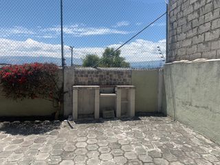 Foto 21 de Venta Casa independiente CONOCOTO  en Sta. Monica a dos cuadras de Abdon Calderon y Ponce Enriquez