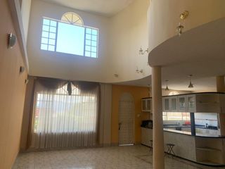 Foto 22 de Venta Casa independiente CONOCOTO  en Sta. Monica a dos cuadras de Abdon Calderon y Ponce Enriquez
