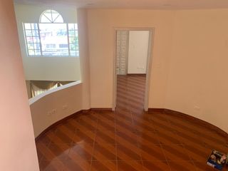 Foto 24 de Venta Casa independiente CONOCOTO  en Sta. Monica a dos cuadras de Abdon Calderon y Ponce Enriquez