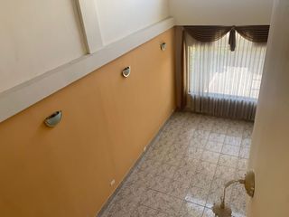 Foto 32 de Venta Casa independiente CONOCOTO  en Sta. Monica a dos cuadras de Abdon Calderon y Ponce Enriquez