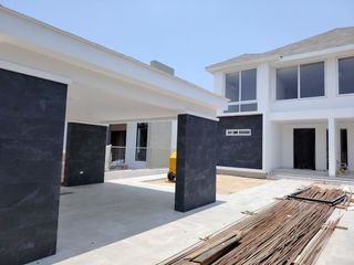 Foto 2 de Casa de alquiler en Isla Mocolí, Vía Samborondón, 3 dormitorios, de estreno