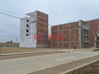 Foto 2 de Terreno En La Estancia De Huanchaco - Venta - 107.24 M2 Vista Lateral A Parque - 1111486