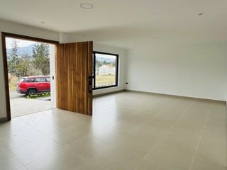 Foto 4 de Amplia y lujosa villa por estrenar en exclusiva urbanización privada en Challuabamba