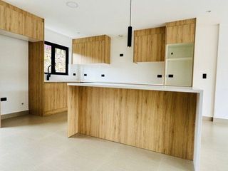 Foto 7 de Amplia y lujosa villa por estrenar en exclusiva urbanización privada en Challuabamba