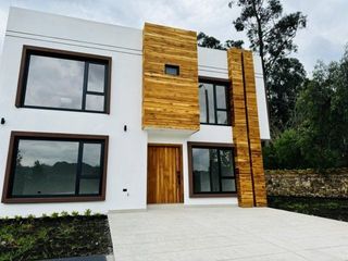 Foto 16 de Amplia y lujosa villa por estrenar en exclusiva urbanización privada en Challuabamba