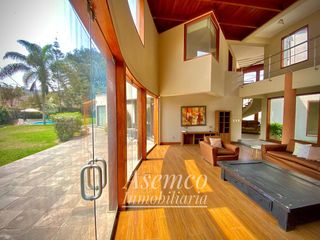Foto 7 de Ocasión!! Venta Casa de Ensueño con amplios Jardines, Piscina y Bungalow en Urb. San Fernando de Pachacamac