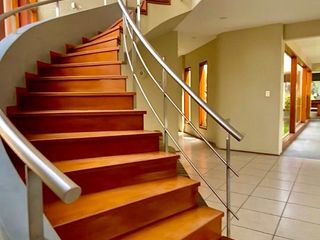 Foto 31 de Ocasión!! Venta Casa de Ensueño con amplios Jardines, Piscina y Bungalow en Urb. San Fernando de Pachacamac