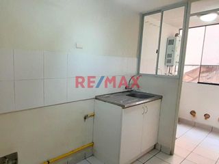 Foto 8 de Acogedor Departamento En Venta - Urb. Parques Del Agustino