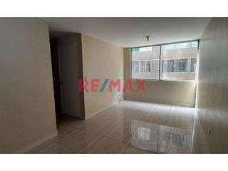 Foto 3 de Bonito Departamento En Venta - Urb. Parques Del Agustino