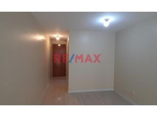 Foto 4 de Bonito Departamento En Venta - Urb. Parques Del Agustino