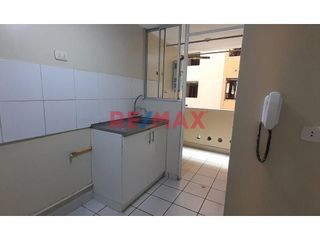 Foto 13 de Bonito Departamento En Venta - Urb. Parques Del Agustino