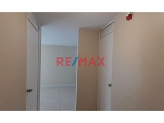 Foto 16 de Bonito Departamento En Venta - Urb. Parques Del Agustino