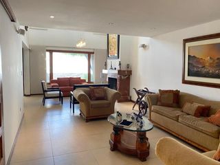 Foto 5 de Casa de venta doble altura. Rancho San Francisco.   Londoño de 3 dormitorios. Cumbayá Ecuador