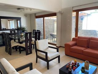 Foto 6 de Casa de venta doble altura. Rancho San Francisco.   Londoño de 3 dormitorios. Cumbayá Ecuador