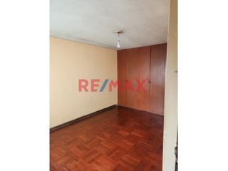 Foto 9 de 1106726 Venta De Departamento Segundo Piso Y Los Aires Del Tercer Piso Mas Estacionamiento En Zona Exclusiva Del Distrito Del Rímac