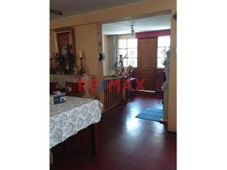 Foto 3 de 1106726 Venta De Departamento Segundo Piso Y Los Aires Del Tercer Piso Mas Estacionamiento En Zona Exclusiva Del Distrito Del Rímac