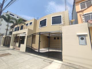 Foto 1 de Venta casa para oficinas, empresa o residencial, La Garzota, Guayaquil