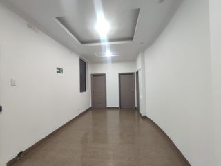 Foto 7 de Venta casa para oficinas, empresa o residencial, La Garzota, Guayaquil
