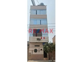 Foto 1 de ¡Gran Oportunidad! Venta De Hostal De 4 Pisos En Carabayllo