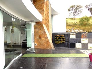 Foto 2 de ESPECTACULAR!!!! Excelente Vista y Diseño!!!!! Con Piscina