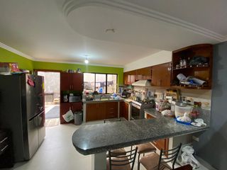 Foto 4 de VENTA DE AMPLIA CASA EN RICAURTE