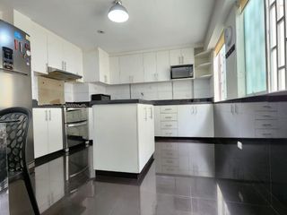Foto 5 de VENTA DE DEPARTAMENTO EN MIRAFLORES  192.99 m2  $190,000