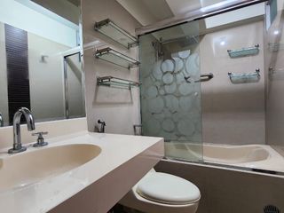 Foto 8 de VENTA DE DEPARTAMENTO EN MIRAFLORES  192.99 m2  $190,000