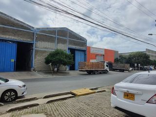 Foto 7 de BODEGA PARQUE INDUSTRIAL EN LA CIRCUNVALAR.