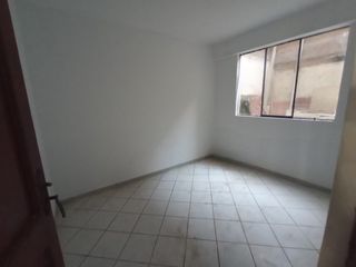 Foto 4 de ALQUILER DE AMPLIO LOCAL EN EL OVALO HUANDOY