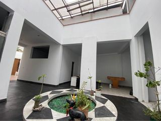 Foto 1 de Se alquilan 2 Espacios ideales para consultorio, dental, spa, oficina o almacén