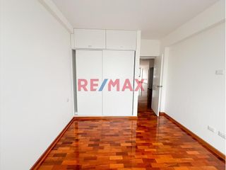 Foto 10 de Se Vende Terreno De 150 M2 En Residencial Monterrico - La Molina