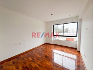 Foto 21 de Se Vende Terreno De 150 M2 En Residencial Monterrico - La Molina