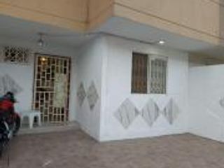 Foto 3 de HERMOSA VILLA EN CONJUNTO RESIDENCIAL CERRADO, PARAISO DEL RIO, NORTE GUAYAQUIL,