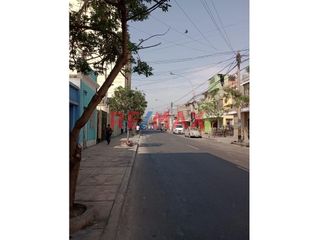 Foto 3 de Se Vende Casa Como Terreno Buena Ubicacion - Breña