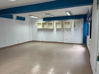 Foto 3 de OFICINA Y/O LOCAL COMERCIAL CON VISTA INTERIOR, EN ZONA COMERCIAL DE CHORRILLOS