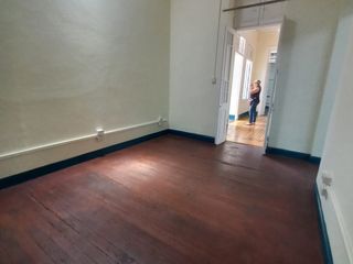 Foto 5 de VENDO CASA IDEAL OFICINA EN CERCADO DE LIMA