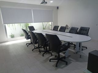 Foto 1 de OFICINA EN VENTA URDESA GUAYAQUIL